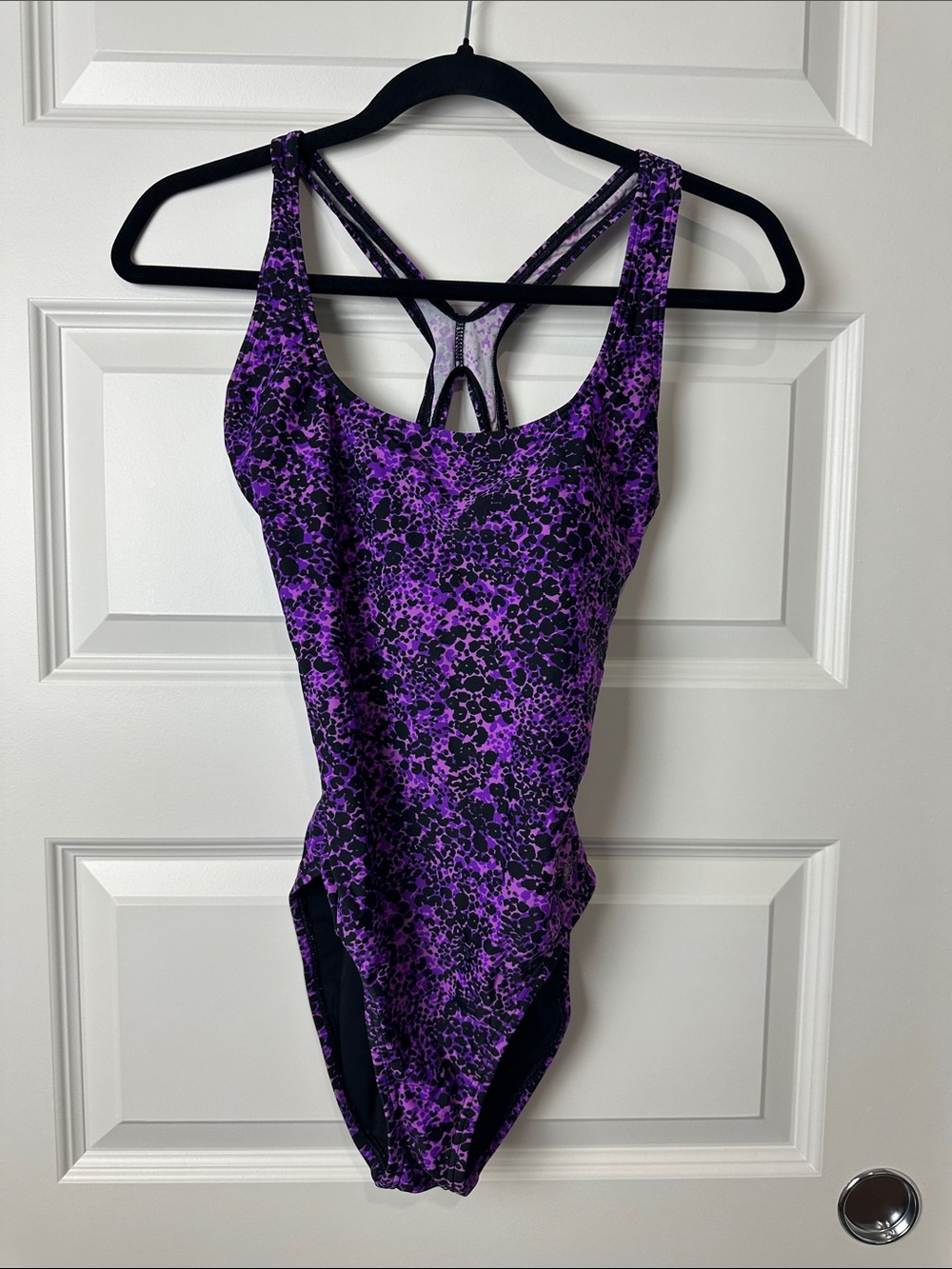 Speedo Women’s Purple Black Dots Cross Back Strap One-Piece Swimsuit size 8